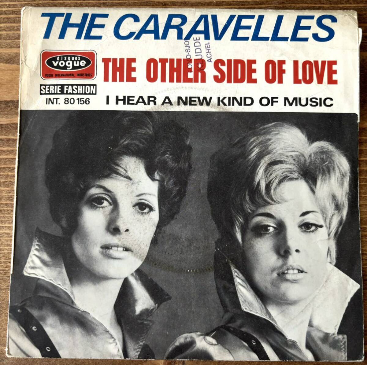 送料込 The Caravelles the other side of love 7インチ_画像1