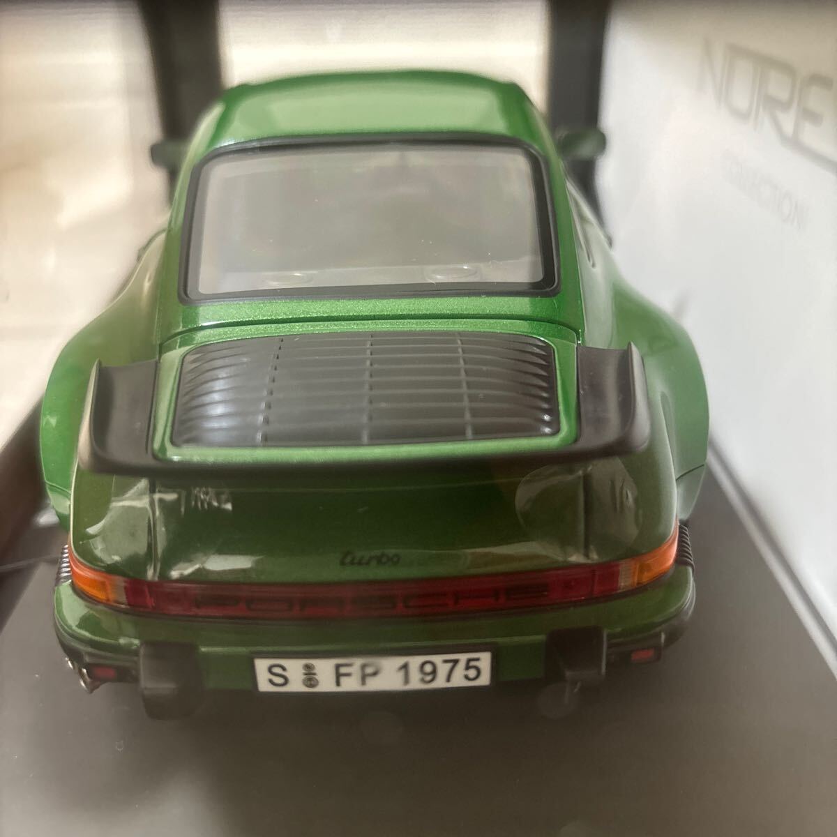 ノレブ NOREV 1/18 ポルシェ Porsche 911 Turbo_画像4