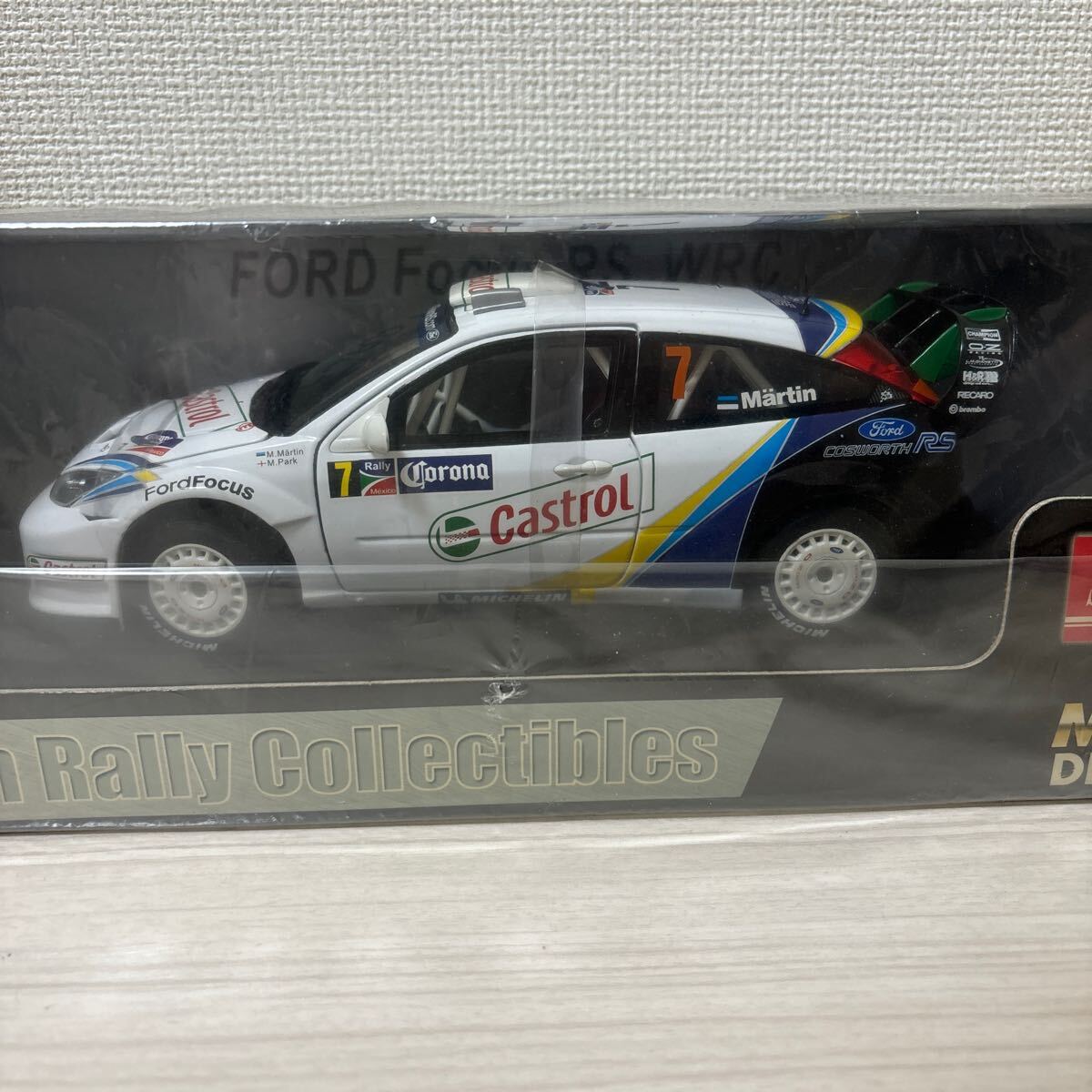 1/18 サンスター Sun Star Ford Focus RS WRC Rallye Monte Carlo 2004 Castrol #7(ホワイト×ブルー×イエロー) メタル製_画像1