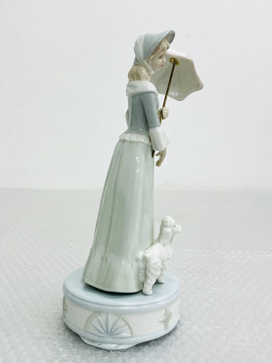 I♪ 音出し確認済み Demain ドマン オルゴール 陶器人形 約27cm ラブストーリー 西洋人形 置物 女性の画像4