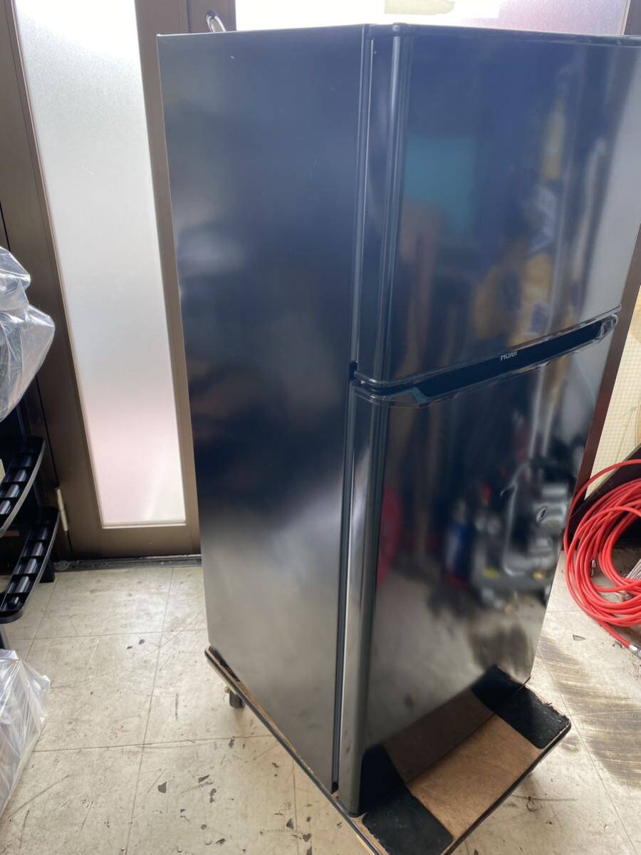 I★ 2020年製 中古 Haier ハイアール 130L 2ドア冷凍冷蔵庫 右開き 置き場所を選ばないスリムボディJR-N130Aの画像2