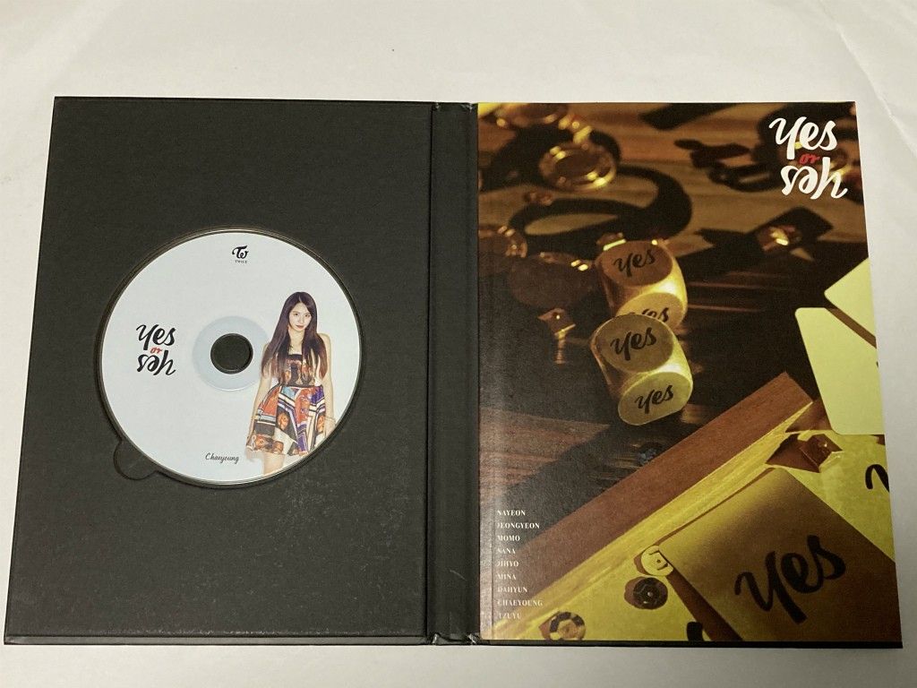 CD TWICE / Yes or Yes ( 韓国盤 )