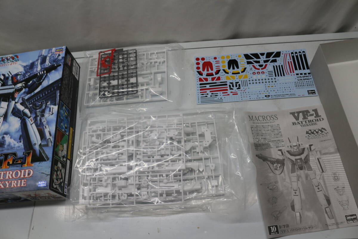 34-1 [現状品]1/72 PLAMAX VF-1 ファイターバルキリー(一条輝機)/ハセガワ バトロイドバルキリー 超時空要塞マクロス 愛・おぼえていますか