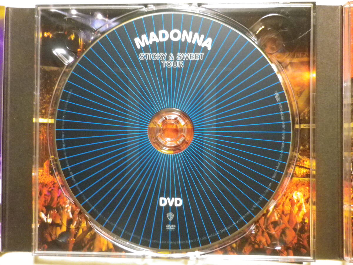 DVD+CD2枚組 『Madonna/Sticky ＆ Sweet Tour(2010)』(2010年発売,WPZR-30363/4,国内盤帯付,歌詞対訳付,Digipak,ライブ・アルバム)_画像3