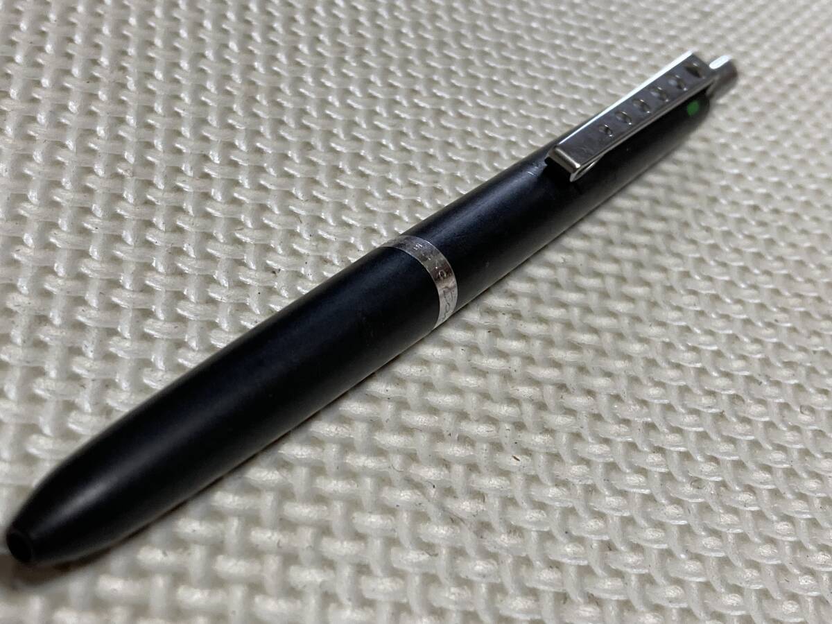 MONTBLANC モンブラン Carrera カレラ 570 GERMANY ノック式4色ボールペンの画像2