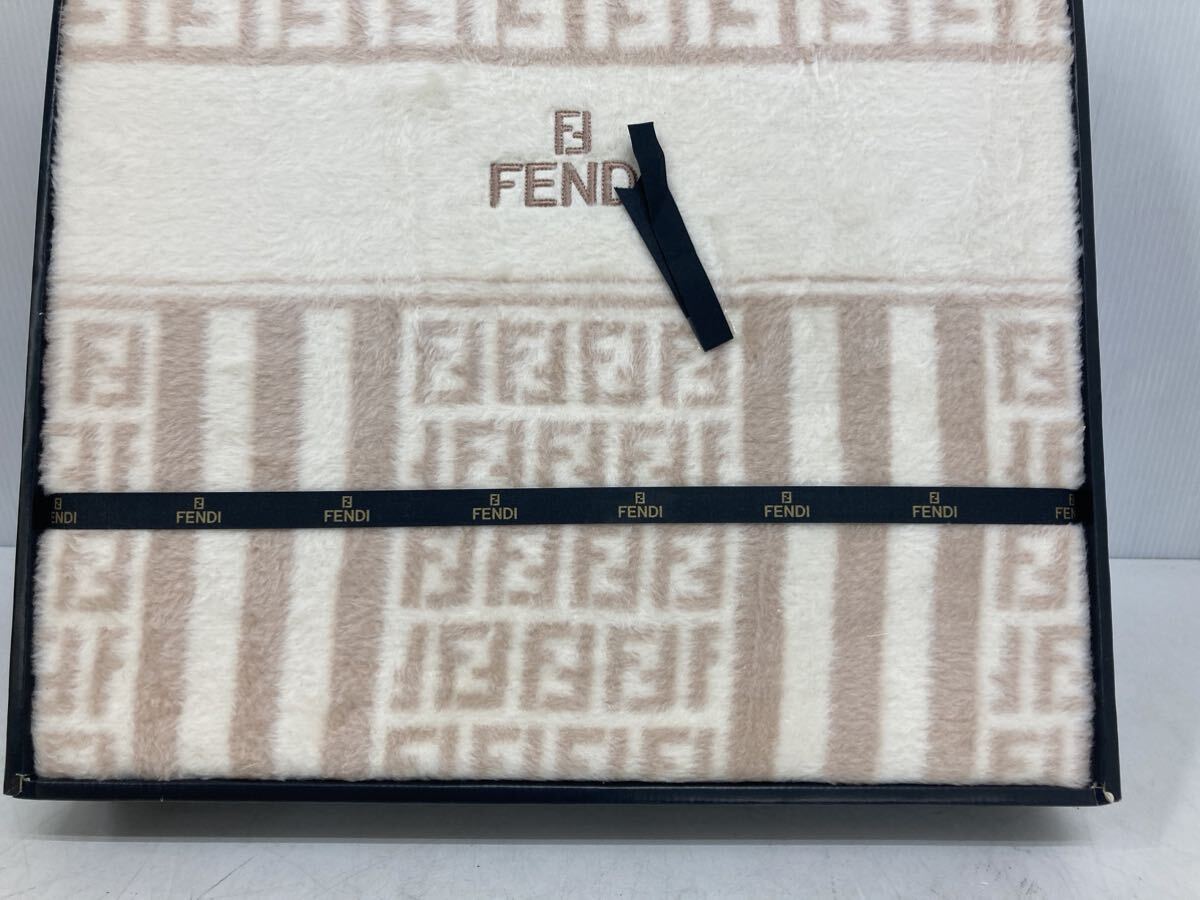 FENDI フェンディ　シルク混綿毛布　未使用・保管品_画像2