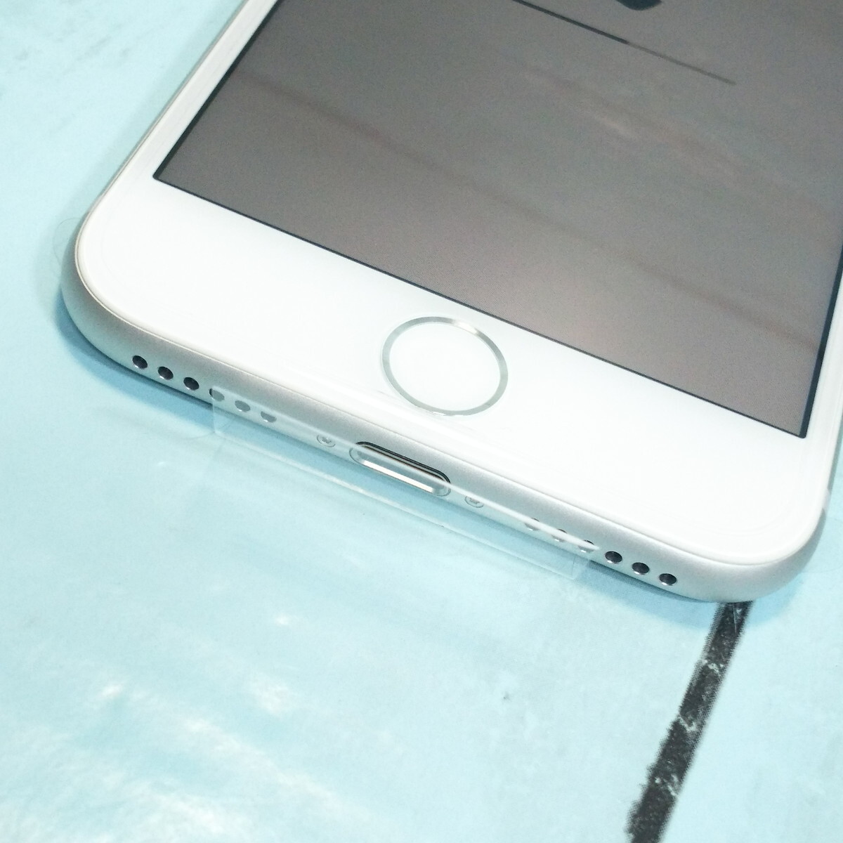 au iPhone7 128GB シルバー 新品同様品 SIMロック解除済み SIM au iPhone7 128GB シルバー 新品同様品 SIMロック解除済み SIM
