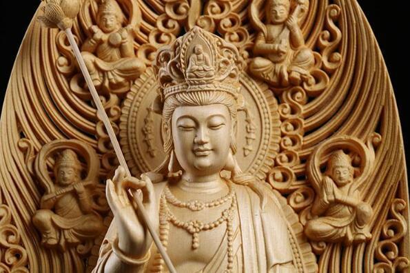 総檜材　仏教工芸品　木彫仏教　精密彫刻　極上品　仏師で仕上げ品　日光観音菩薩立像 高43cm
