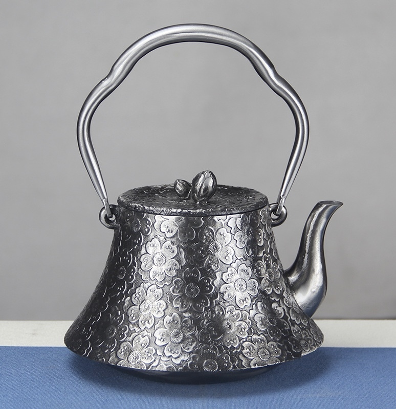 高品質★砂鉄 南部鉄器★鉄壺 大容量★ コーティングなし 手作り鉄 やかんを沸かす お茶の道具 1300MLの画像3