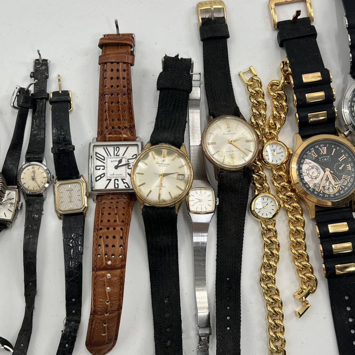 まとめ売り SEIKO CITIZEN TISSOT TIMEX RADO SONNE 手巻き 自動巻き AGS 懐中時計 ストップウォッチ 腕時計 色々 45本 中古 ジャンク_画像3