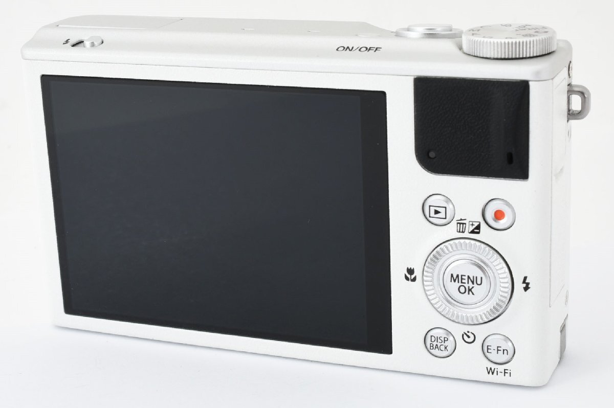 FUJIFILM XQ2 ホワイト 12.0MP WI-FI デジタルカメラ [美品] 元箱 バッテリー 充電器 ストラップ CD-R 他の画像5