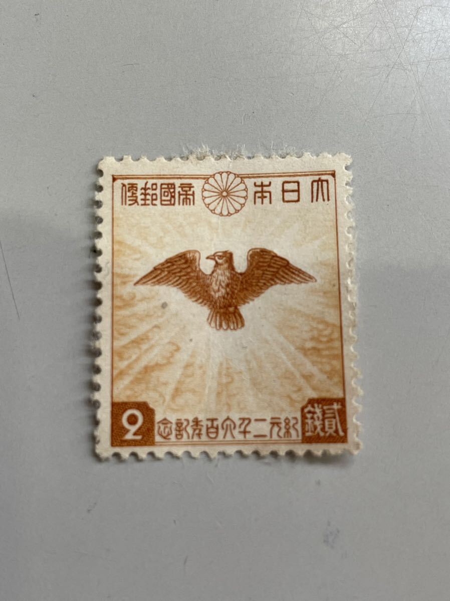 未使用切手 大日本帝国郵便 紀元2600年 金鶏2銭切手の画像1