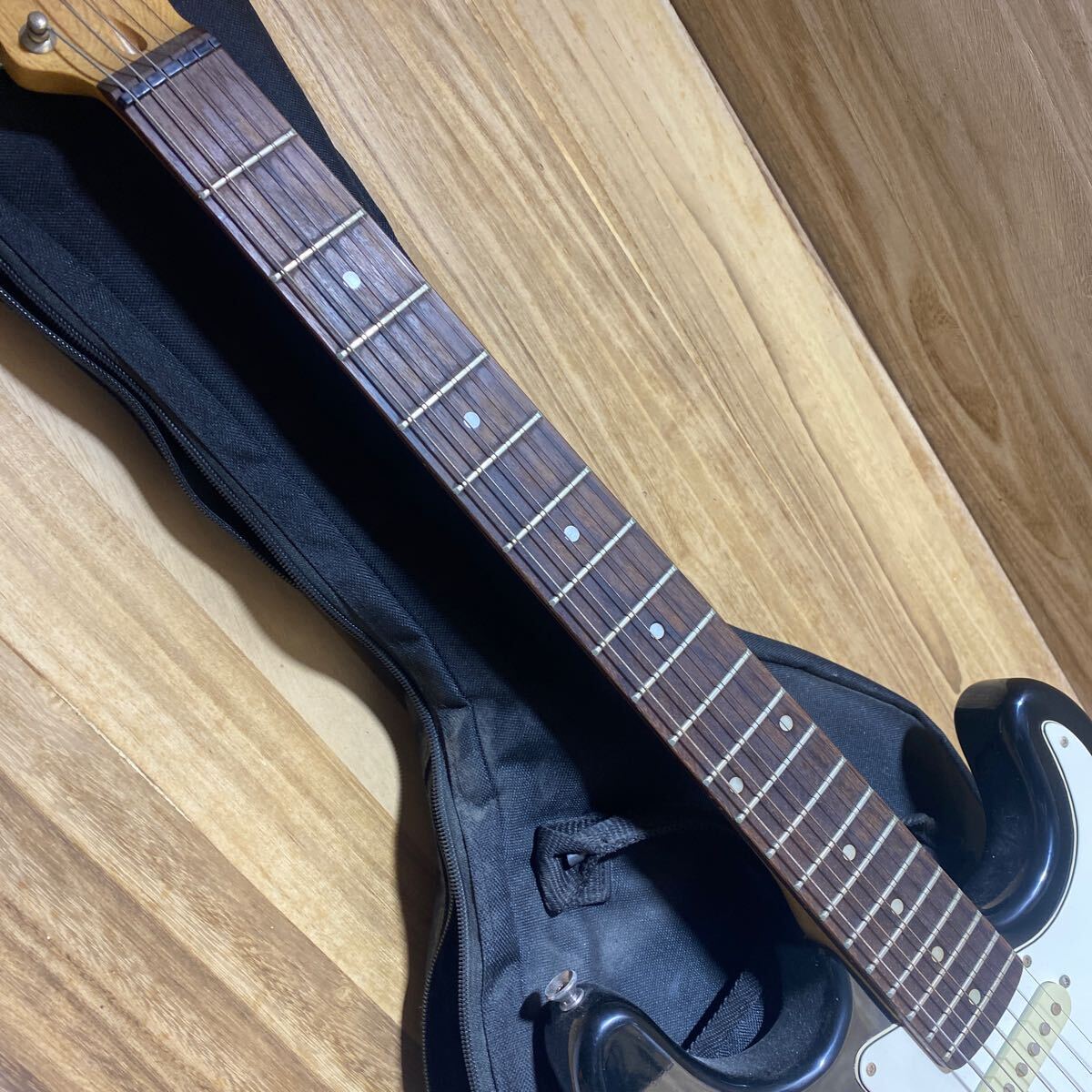 Barclay エレキギター black ソフトケース付き の画像3
