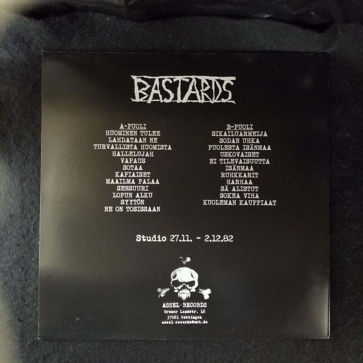 D04 中古LP 中古レコード　BASTARDS demo82 ドイツ盤　ASSI-003 フィンランド　ハードコア_画像2
