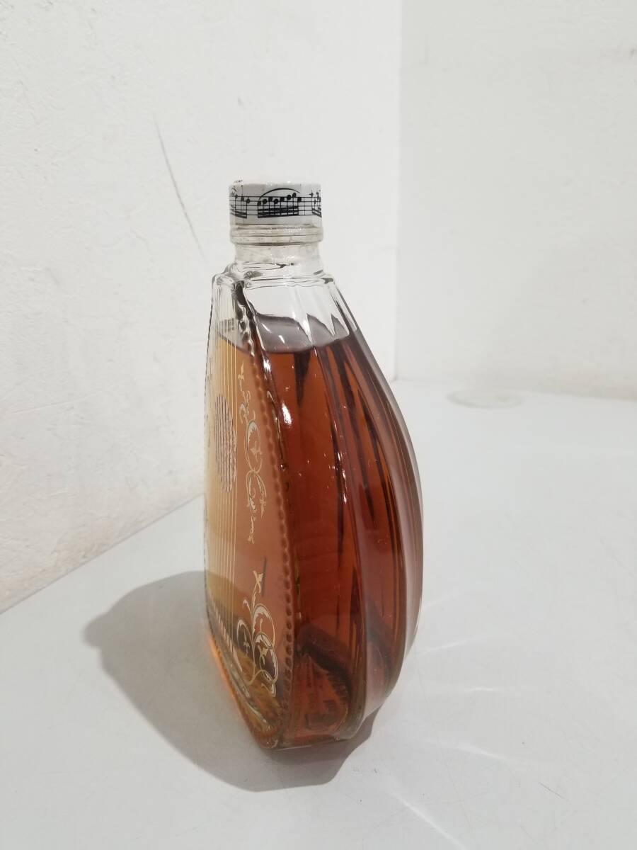 ★【57816】極★古酒★SUNTORY 山崎 ピュアモルト 43％ 600ｍｌ リュート型 本体のみ 液減りほぼなし！★の画像2