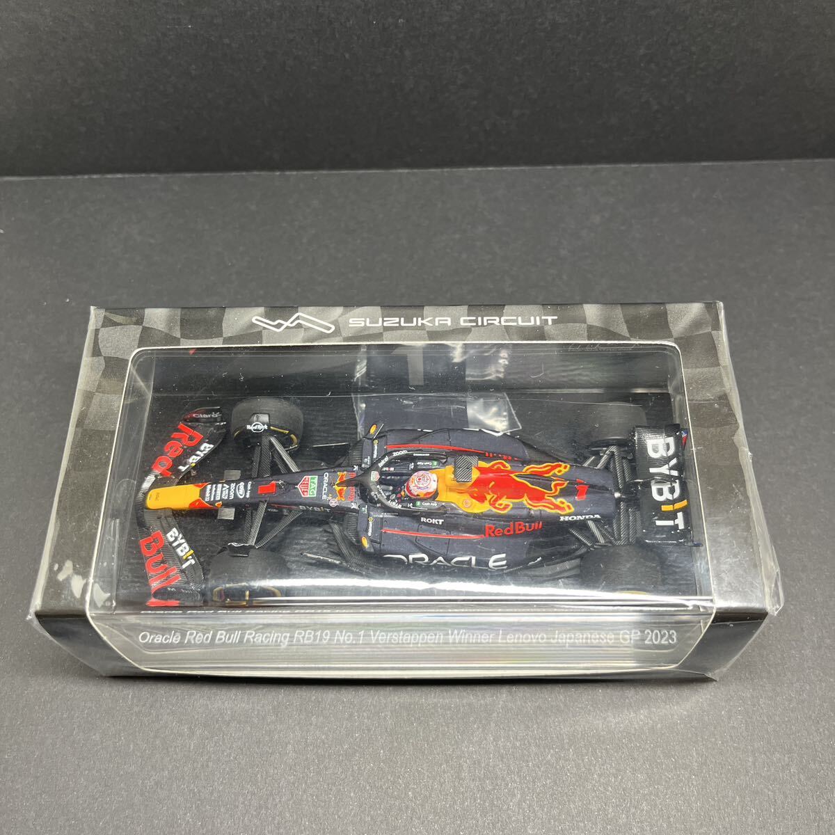 鈴鹿サーキット限定 1/43 Oracle Red Bull Racing RB19 No.1 VERSTAPPEN JAPANESE GP 2023 限定ステッカー付き F1 2024 日本GP 鈴鹿の画像2