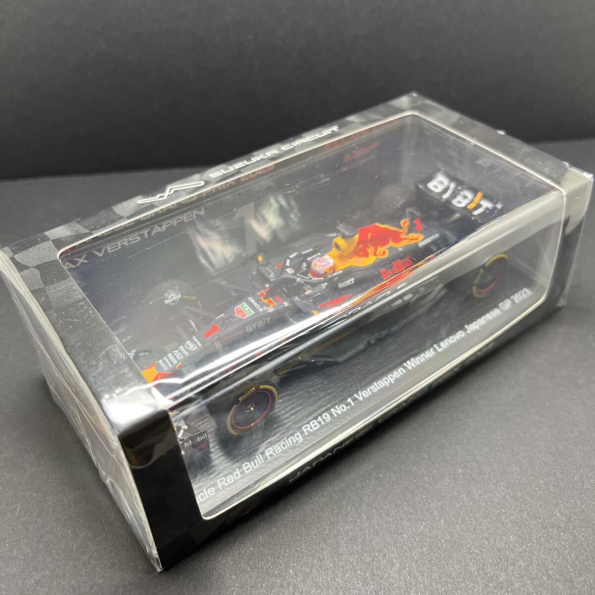 鈴鹿サーキット限定 1/43 Oracle Red Bull Racing RB19 No.1 VERSTAPPEN JAPANESE GP 2023 限定ステッカー付き F1 2024 日本GP 鈴鹿の画像3