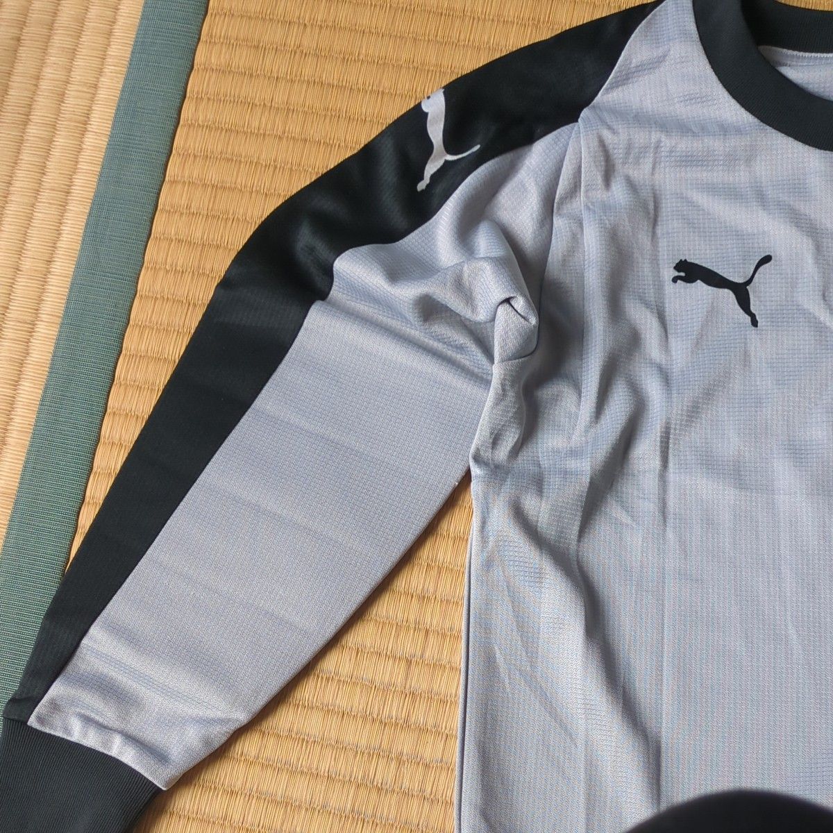 ☆プーマ　 サッカーウェア LIGA ゴールキーパーシャツ パッド付き　130cm キッズ　KIDS プラクティスシャツ 