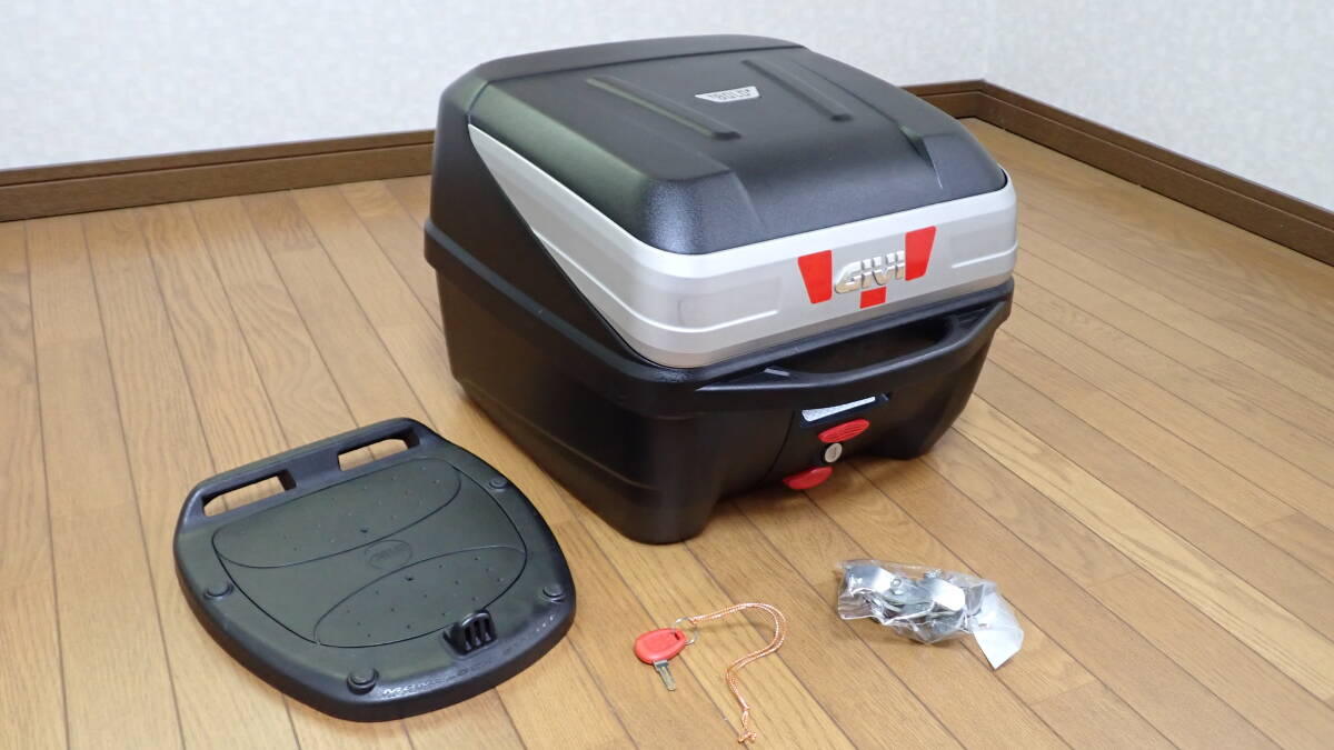 GIVI B32N BOLD 中古美品_大きな傷なく綺麗です