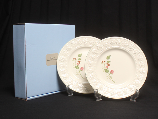 美品 ウェッジウッド プレート 皿 2点セット 21cm フェスティビティ ラズベリー WEDGWOOD_画像1