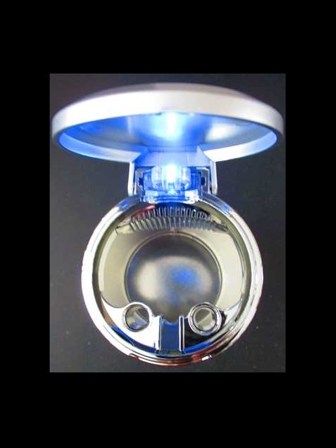 初音ミク 雪ミク（スノーミク） 灰皿（アッシュトレイ） ドリンクホルダー型 ライト付き（ボタン電池） 未使用品の画像3