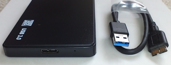 HDD外付けケース　2.5インチ用　黒　USB3.0　SATA　プラグアンドプレイ