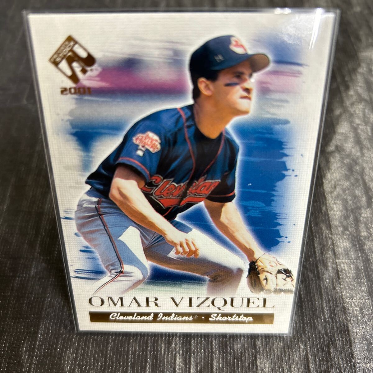 2000 Pacific Private Stock オマービスケル クリーブランドインディアンス Omar Vizquel Cleveland Indians No.37の画像1