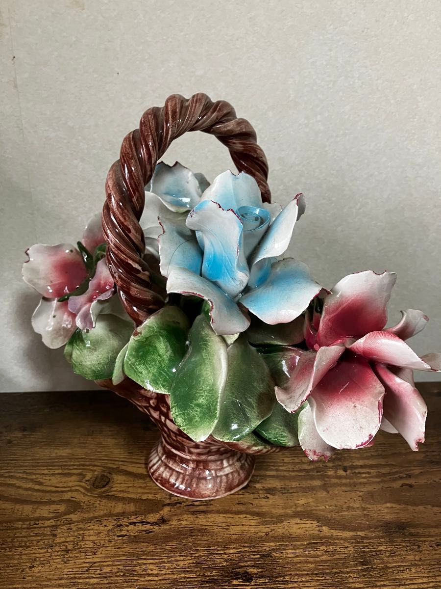 イタリア製　CAPODIMONTE/カポディモンテ　薔薇　陶花　陶器　フラワーバスケット 置物 オブジェ インテリア アンティーク