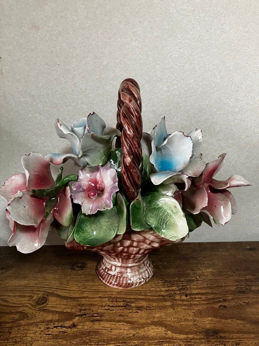 イタリア製　CAPODIMONTE/カポディモンテ　薔薇　陶花　陶器　フラワーバスケット 置物 オブジェ インテリア アンティーク