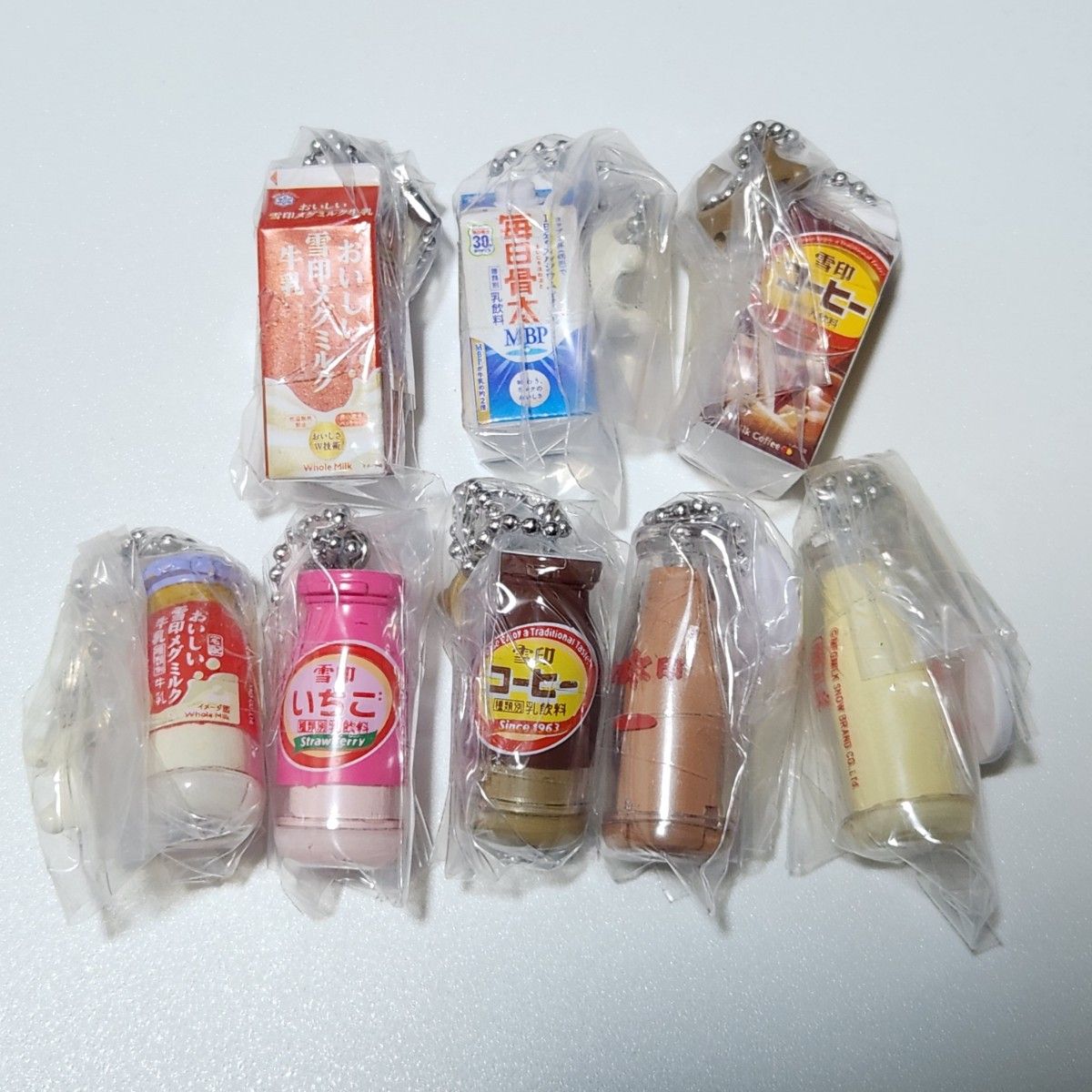 【新品】雪印メグミルク ミニチュアチャーム 乳飲料 8種セット  ガチャガチャ