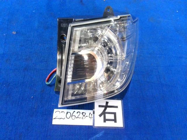 ＭＰＶ DBA-LY3P 右 テール ランプ 23C スポーティパッケージ L209-51-150A 同梱不可 即決品_画像1