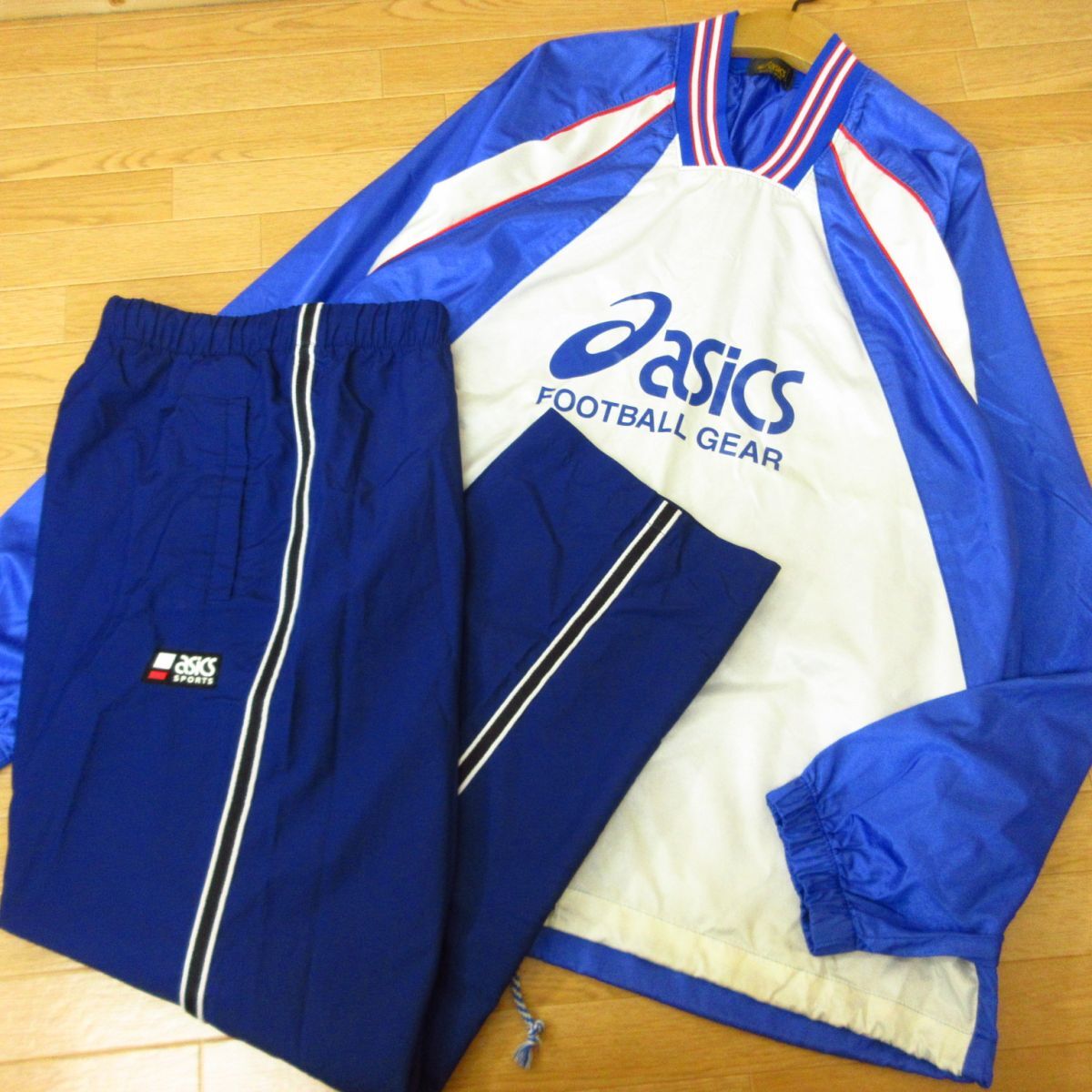 ◎使用少なめ 90s！M 上下セット！asics FOOTBALL アシックス◆ウィンドブレーカー ジャケット&パンツ◆メンズ グレーx青x紺◆B3973の画像1