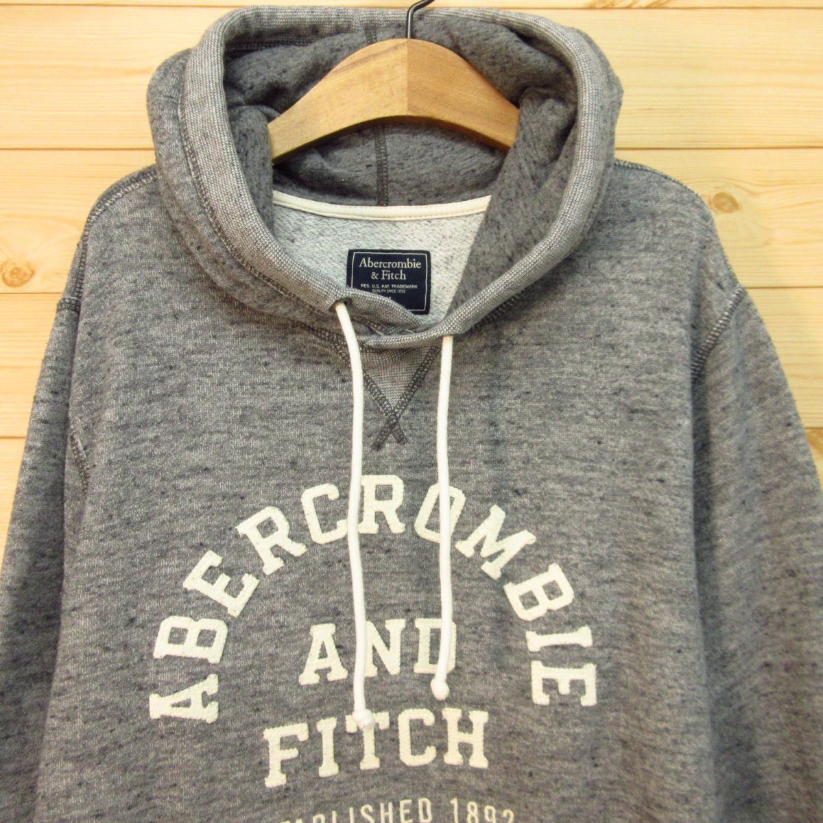 ◎Abercrombie&Fitch アバクロ◆パーカー フーディー スウェット プルオーバー フェルト ロゴ アメカジ◆メンズ グレー Mサイズ◆KA4942_画像3