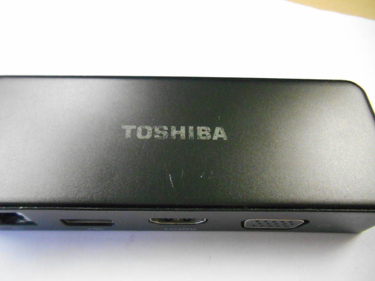 セール品」TOSHIBA  USB-C to HDMI/VGA  Travel Adapter  PA5272U-1PRP  ポート拡張アダプター  ③の画像2