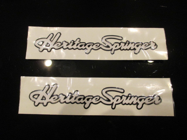 ハーレー FLSTS Heritage Springer ヘリテイジスプリンガー ポッティングウレタンデカール  2枚１セット ホワイト文字ブラック縁取りの画像1