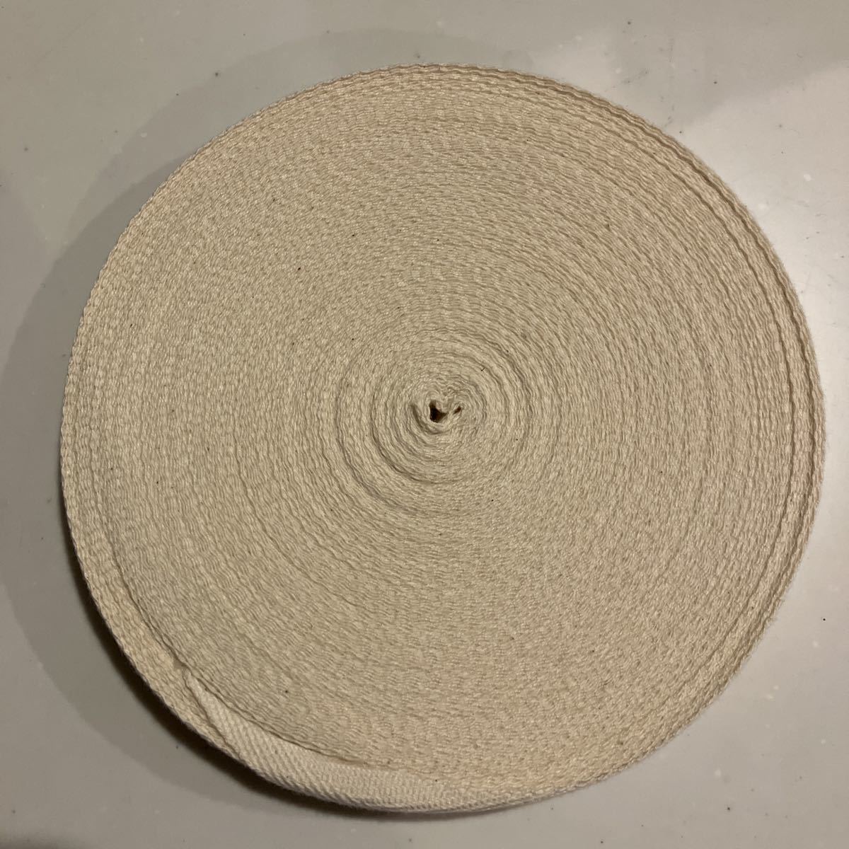 綿テープ 生成り 0.5ミリ厚 15ミリ巾 30ｍ巻の画像1