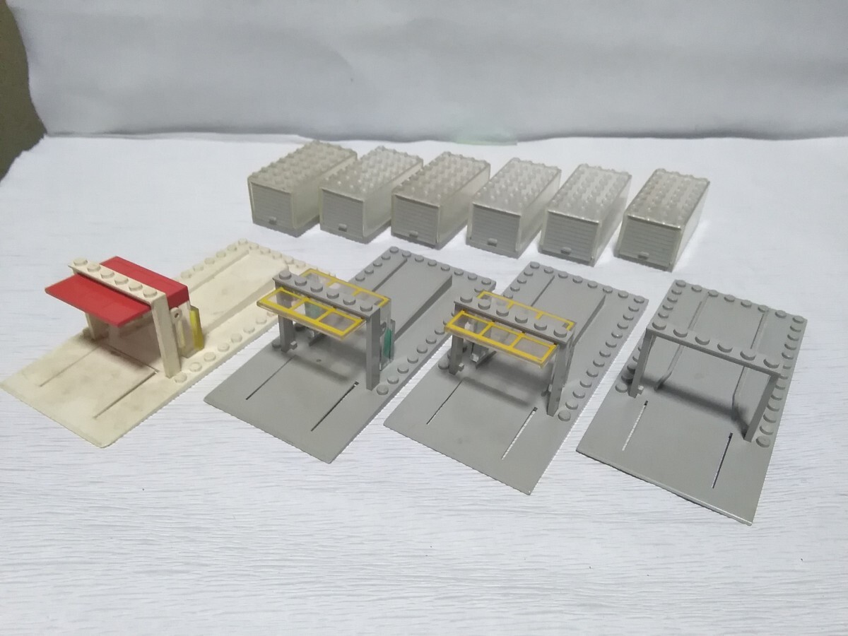 オールドレゴ カーポート 車庫 ミニカー用車庫ケース パーツ LEGO 大量まとめてセット の画像1