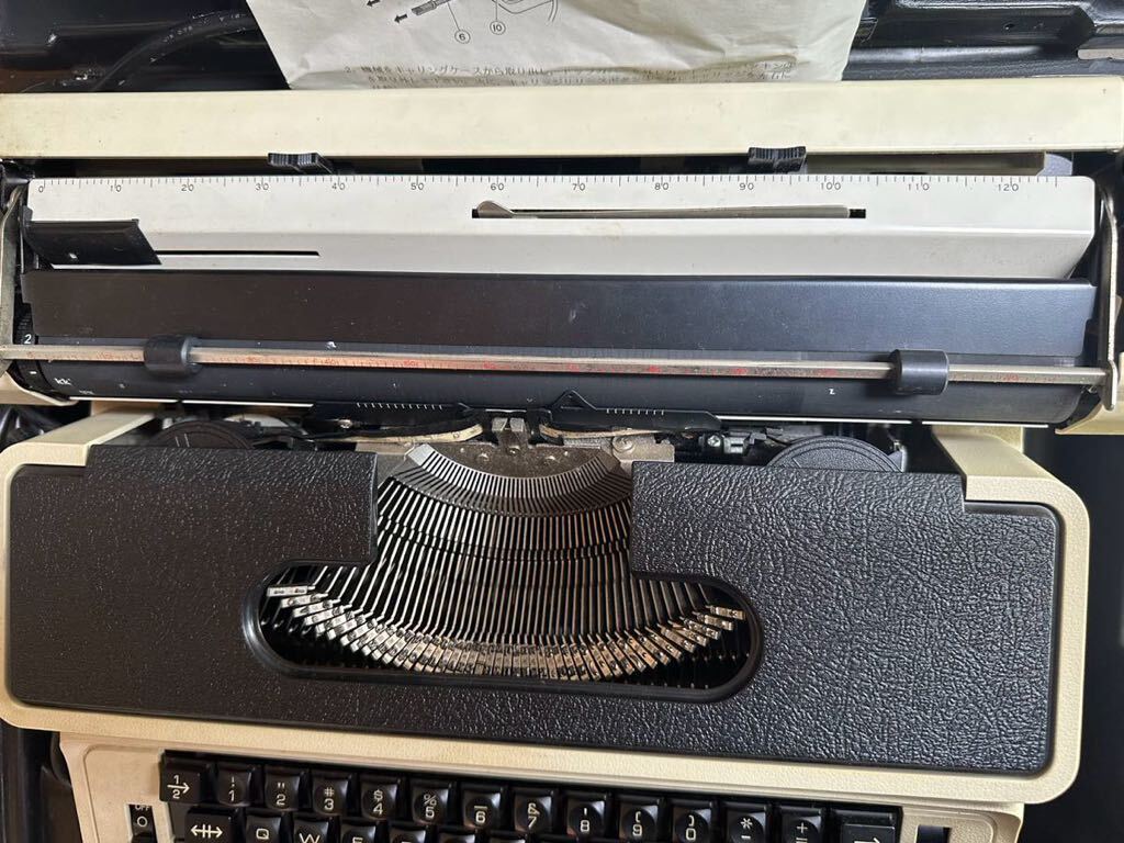 SILVER-REED E13CR typewriter silver Lee to Showa Retro antique not yet verification 