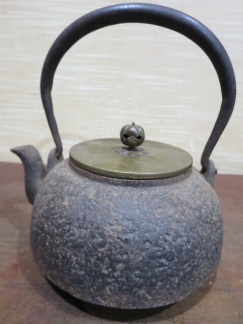 （古美術）　龍文堂の古い鉄瓶　　500_画像2