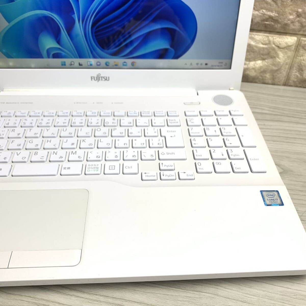 Core i7-7700HQ 新品SSD512GB 富士通 LIFEBOOK AH50/C3 メモリ8GB カメラ WIN11 office2019の画像7