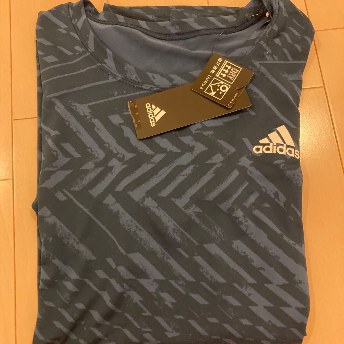 adidas  アディダス　メンズ Tシャツ（新品）Ｍサイズ