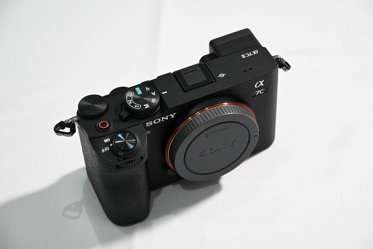 極美品 SONY α7CII ボディ ブラック シャッター回数267回 箱付き 保証書付き グリップ付き バッテリー2個 / ソニー Eマウント ILCE-7CM2 B_画像3