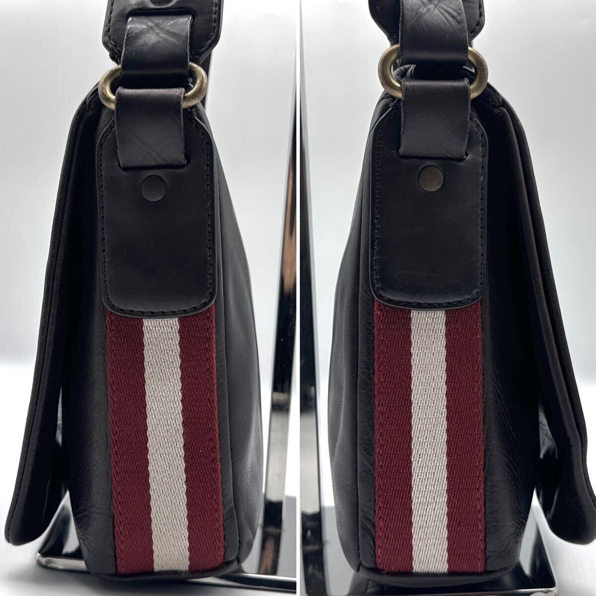 2267【希少・美品】BALLY バリー ショルダーバッグ ポシェット ミニ 斜め掛け フラップ トレインスポッティング レザー 本革 メンズ_画像4