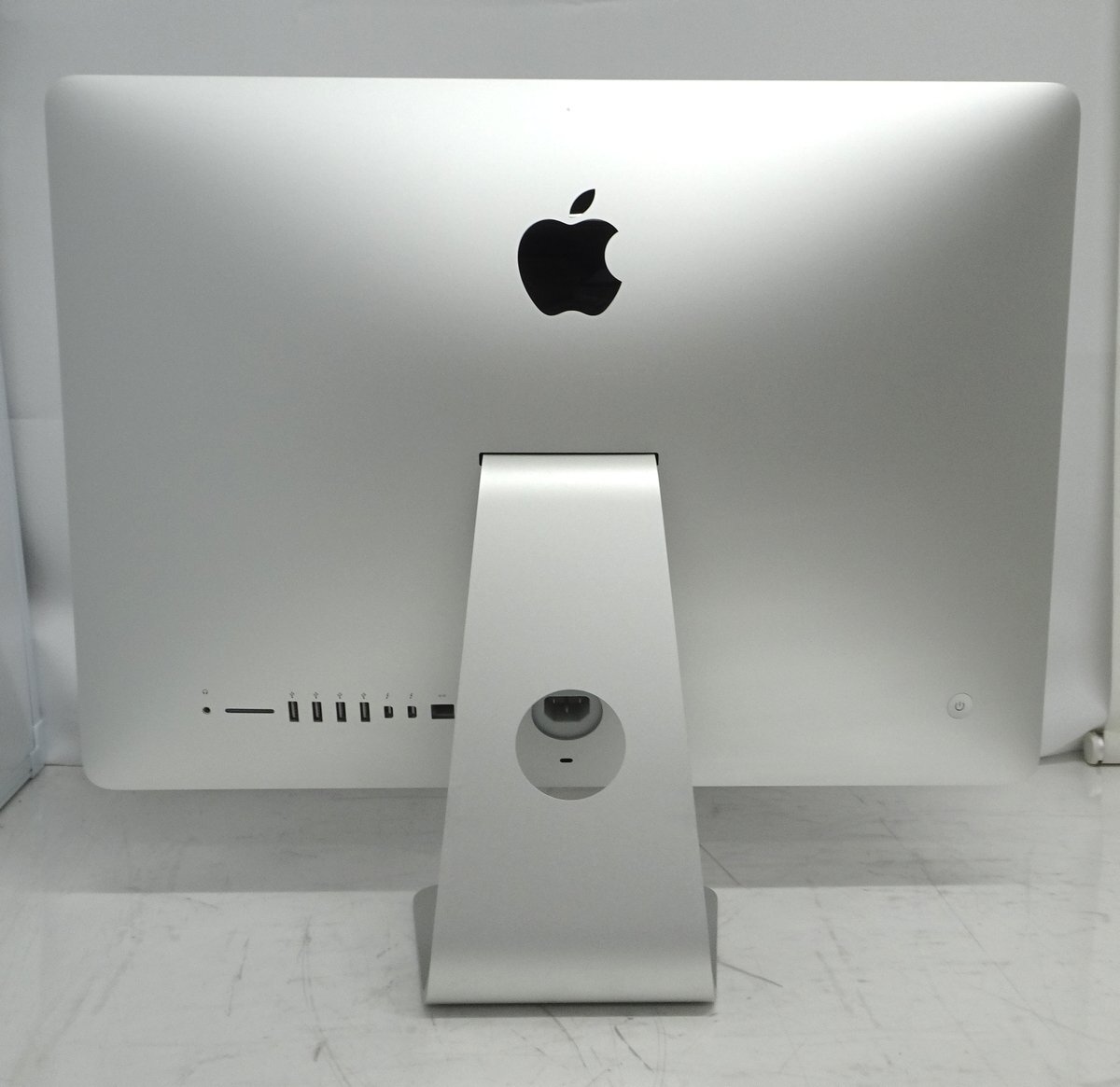 Apple iMac A1418 Late-2013 21.5型一体型パソコン (Core i5-2.9GHz/8GB/SSD250GB/Catalina) 【中古/動作品】#380119の画像3