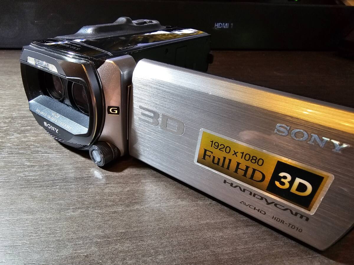 ソニー SONY 3DデジタルHDビデオカメラレコーダー HDR-TD10の画像1