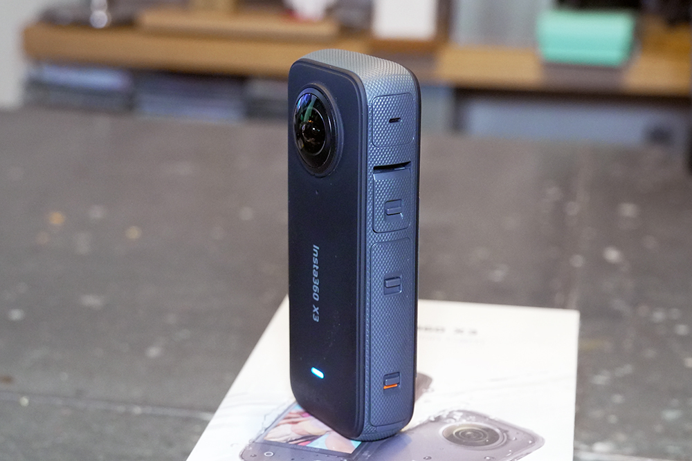 insta360 X3（美品）  本体・予備バッテリー・高速充電器・自撮り棒 ケースなどを含めたセットですの画像3