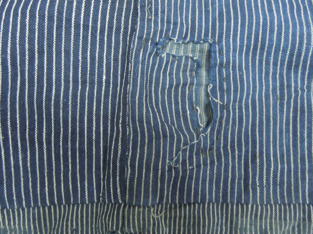 木綿織物 古布 古裂 No171 襤褸 藍染 野良着 表側は縞柄 内側は藍染布で修理 アンテーク  リメイク パッチワークの画像8
