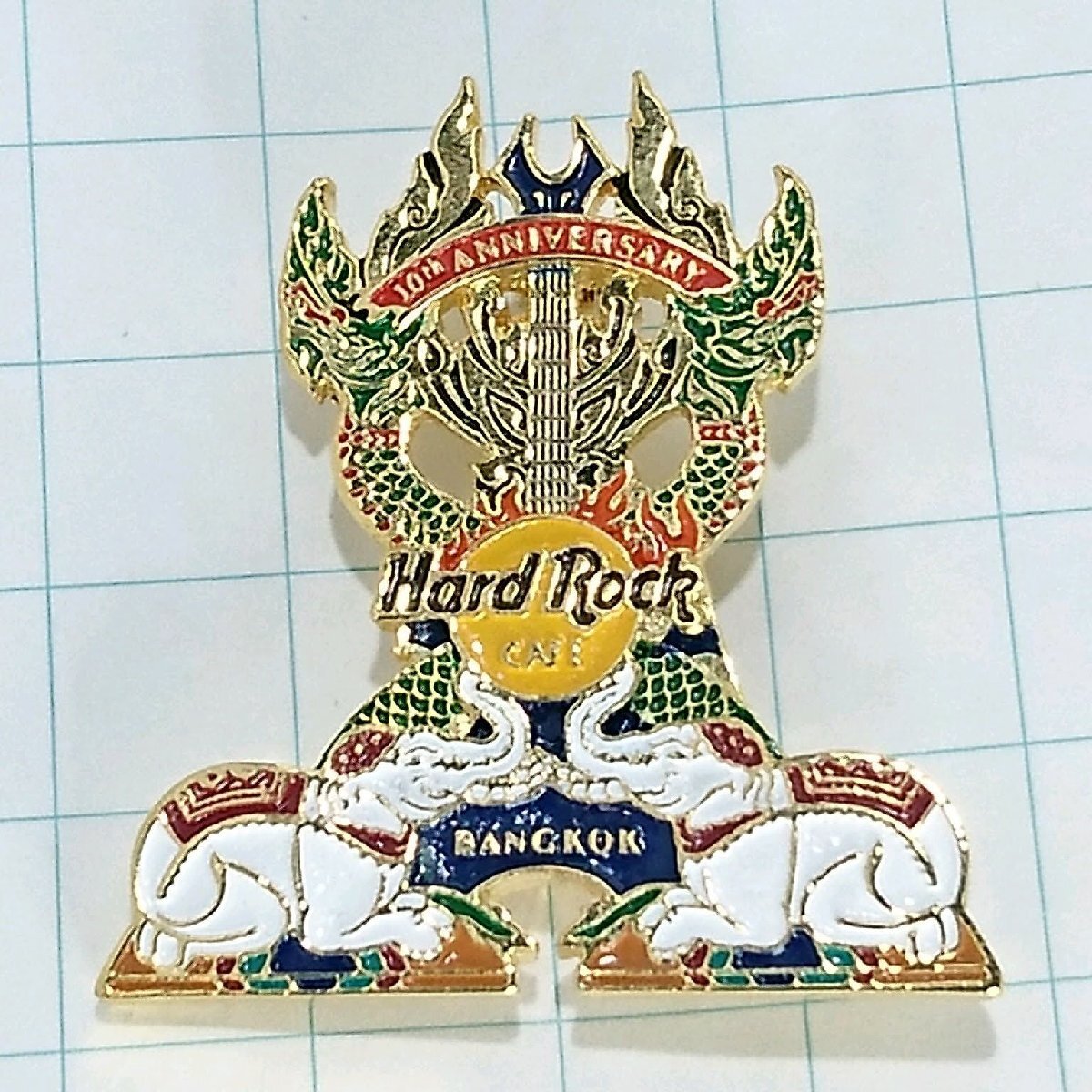 送料無料)Hard Rock Cafe タイ バンコク ハードロックカフェ ピンバッジ PINS ブローチ ピンズ A24097_画像1