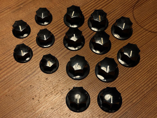 Fender Japan ジャズベース Knob ノブ つまみ 大10個 小5個 セット set ミリ規格 まとめて made in Japan 日本製の画像1