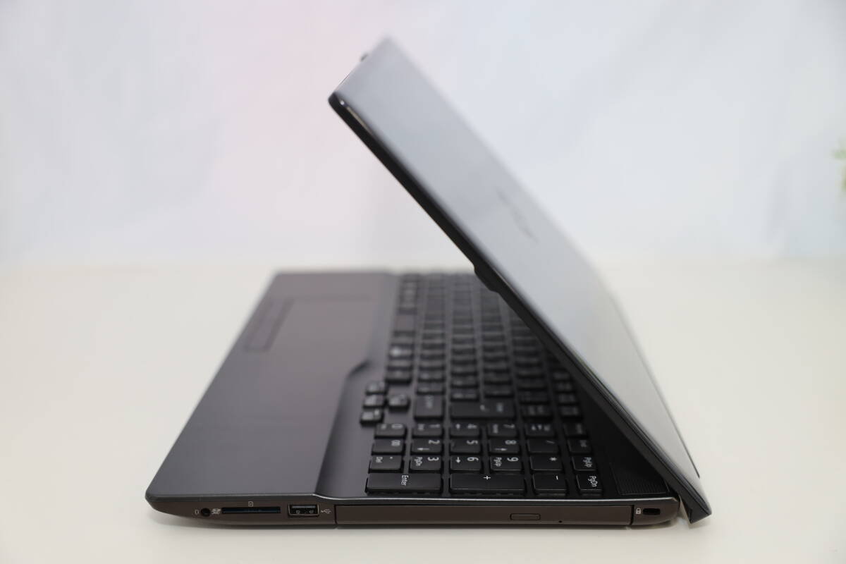 美品富士通FMV Lifebook AHseries WAB/E3 AMD 3020e / メモリ8GB / SSD256GB / Windows 11 / Office 2019搭載_画像5